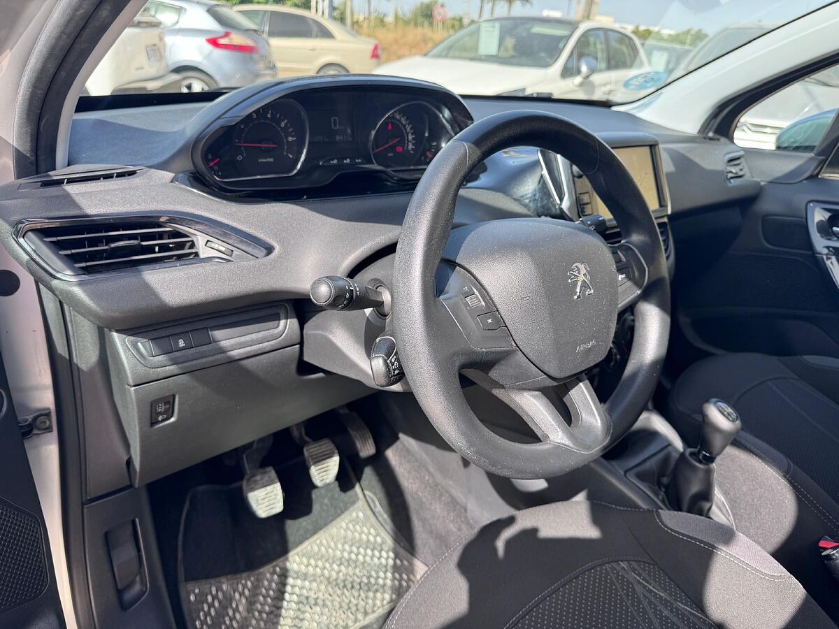  PEUGEOT 208 ACTIVE 1.2 VTI SPANISH LHD IN SPAIN ONLY 101000 MILES SUPERB 2012